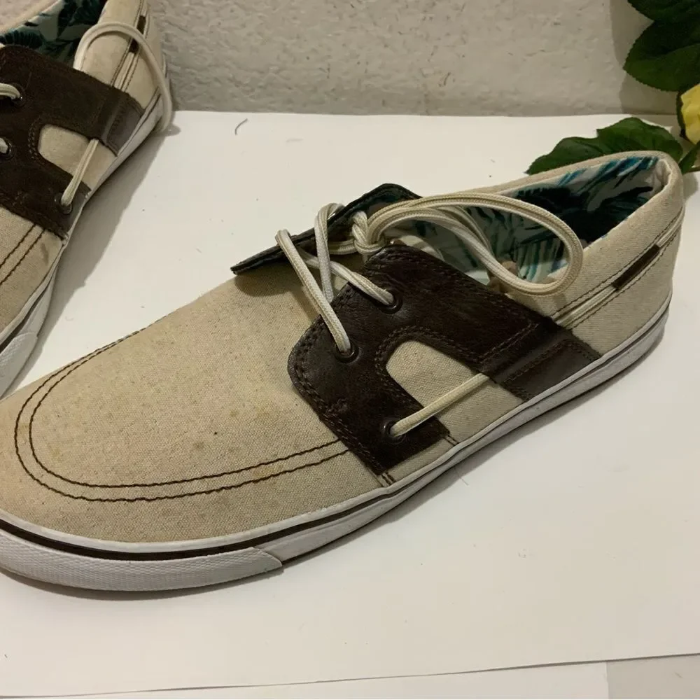 Tommy Bahama Men's Size 13 white cream Stripe Breaker Lace On Boat Shoes
